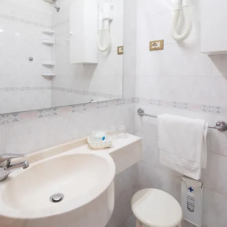 Astor Victoria فندق