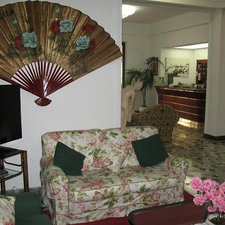 فندق Astor Victoria