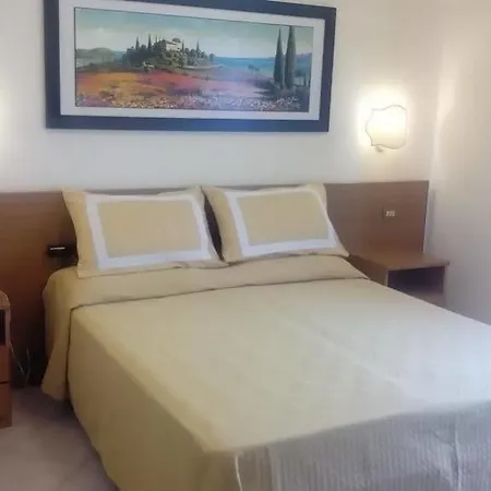 Astor Victoria Отель 3*